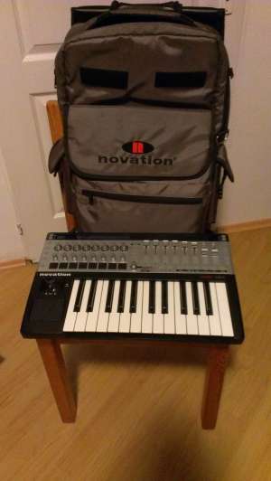 Vand clapa Novation SL 25 MkII pentru studio,  DJ sau live performeri