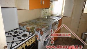INCHIRIEZ APARTAMENT 3 CAMERE,    HIPODROM IV