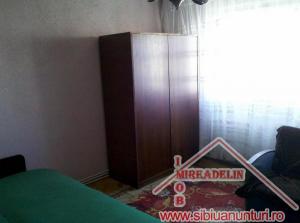 INCHIRIEZ APARTAMENT 2 CAMERE,   SEMAFORULUI