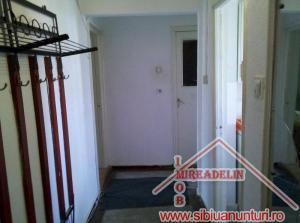 INCHIRIEZ APARTAMENT 2 CAMERE,   SEMAFORULUI