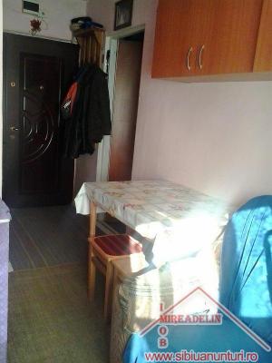 VAND GARSONIERA,   SEMAFORULUI  24 mp