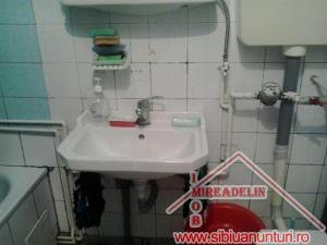 VAND GARSONIERA,   SEMAFORULUI  24 mp