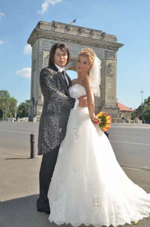 rochie mireasa superba