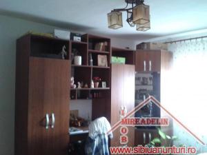 INCHIRIEZ APARTAMENT 3 camere Mihai Viteazu