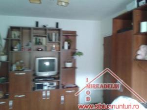 INCHIRIEZ APARTAMENT 3 camere Mihai Viteazu