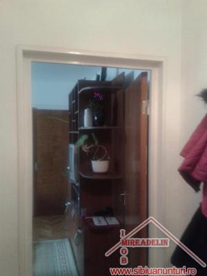 INCHIRIEZ APARTAMENT 3 camere Mihai Viteazu