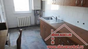 INCHIRIEZ APARTAMENT 3 CAMERE,    STRAND