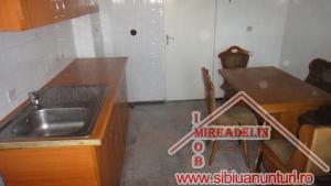 INCHIRIEZ APARTAMENT 3 CAMERE,    STRAND