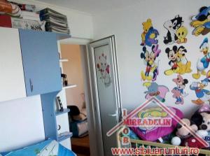 VAND APARTAMENT 2 CAMERE la mansarda,    Ciresica