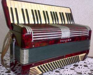 Vand acordeon Hohner Tango V vergele 120 Basi