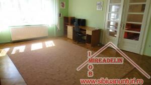 INCHIRIEZ PENTHOUSE 4 CAMERE,   PARCUL SUB ARINI