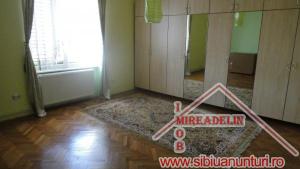 INCHIRIEZ PENTHOUSE 4 CAMERE,   PARCUL SUB ARINI