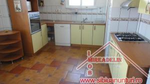 INCHIRIEZ PENTHOUSE 4 CAMERE,   PARCUL SUB ARINI