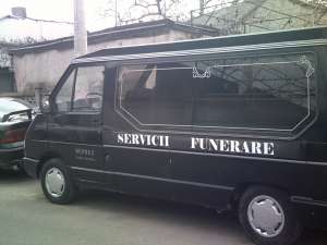 Vand masina funerara
