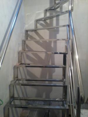 Confectionam scari din inox