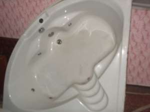 vand cada cu jacuzy