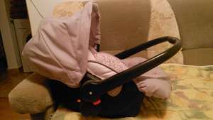 Scaun - scoica auto bebelus