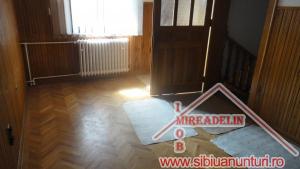 INCHIRIEZ VILA,   D+P+E,   ZONA CALEA DUMBRAVII