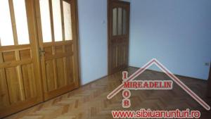 INCHIRIEZ VILA,   D+P+E,   ZONA CALEA DUMBRAVII