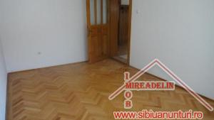 INCHIRIEZ VILA,   D+P+E,   ZONA CALEA DUMBRAVII