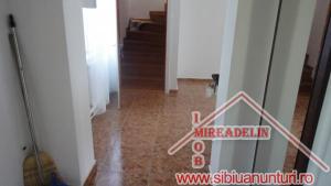 INCHIRIEZ CASA P+M,   ZONA COMPA