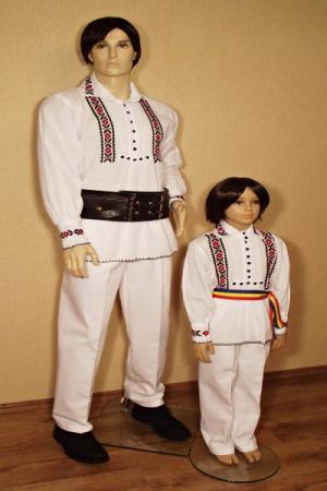 Producator costume populare romanesti