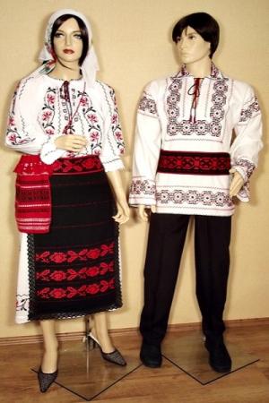 Producator costume populare romanesti