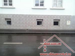 INCHIRIEZ APARTAMENT 2 CAMERE LA CASA ZONA CENTRALA