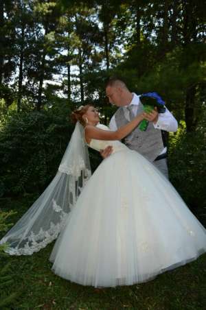 rochie mireasa 2012 model deosebit