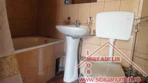 INCHIRIEZ APARTAMENT 3 CAMERE,   CENTRAL