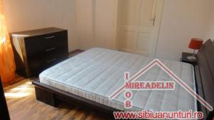 INCHIRIEZ APARTAMENT 3 CAMERE,   CENTRAL