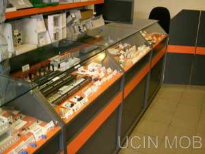 Mobilier spatii comerciale