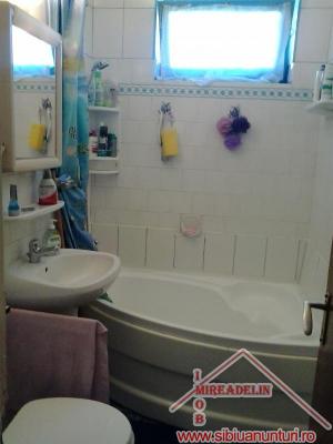 VAND APARTAMENT 2 CAMERE RAHOVA