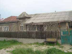Casa de vanzare cu teren 1300 mp