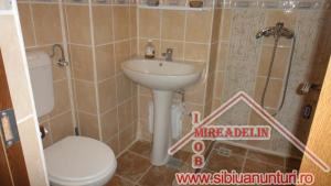 : INCHIRIEZ APARTAMENT 4 CAMERE,   TURNISOR