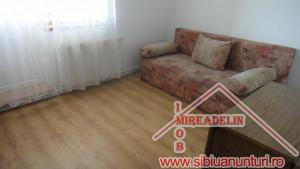 : INCHIRIEZ APARTAMENT 4 CAMERE,   TURNISOR