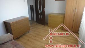 : INCHIRIEZ APARTAMENT 4 CAMERE,   TURNISOR