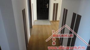 : INCHIRIEZ APARTAMENT 4 CAMERE,   TURNISOR