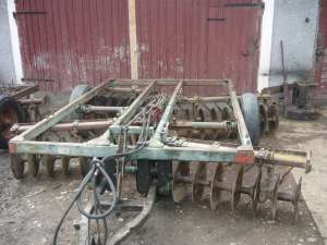 Disc agricol 3, 4 cu 9 taleri pe baterie , pe rulmenti