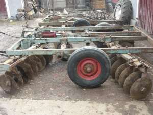 Disc agricol 3, 4 cu 9 taleri pe baterie , pe rulmenti