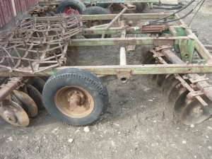 Disc 3,  2 cu opt taleri pe baterie pe lagare