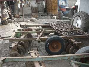 Disc 3,  2 cu opt taleri pe baterie pe lagare