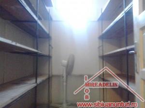 VAND APARTAMENT 3 CAMERE LA CASA ,   ZONA STEFAN CEL MARE