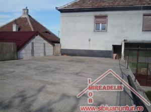 VAND APARTAMENT 3 CAMERE LA CASA ,   ZONA STEFAN CEL MARE