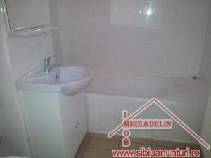 INCHIRIEZ APARTAMENT 4 CAMERE,  cartier VALEA AURIE