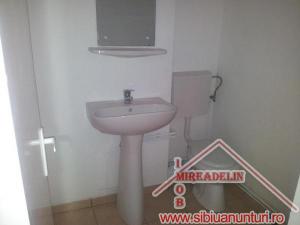 INCHIRIEZ APARTAMENT 4 CAMERE,  cartier VALEA AURIE