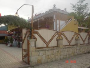 Vand restaurant cu trei terase sigradina de vara in Tg.Ocna-central