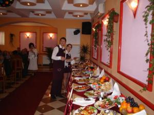 Vand restaurant cu trei terase sigradina de vara in Tg.Ocna-central