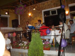 Vand restaurant cu trei terase sigradina de vara in Tg.Ocna-central