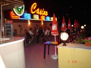 Vand restaurant cu trei terase sigradina de vara in Tg.Ocna-central
